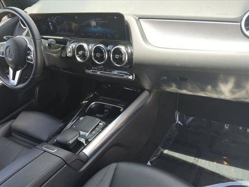 Used 2022 Mercedes-Benz GLA 250 4MATIC image 19