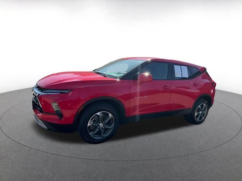 Used 2025 Chevrolet Blazer LT FWD image 7