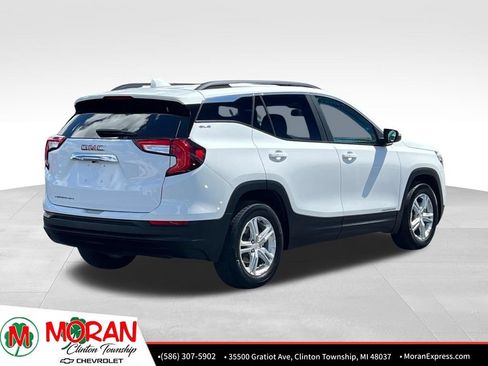 Certified 2024 GMC Terrain SLE w/ Driver Convenience Package FWD image 6