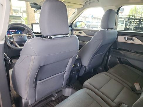Used 2025 Ford Explorer Active RWD image 21