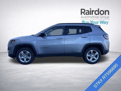 Used 2024 Jeep Compass Latitude AWD/4WD image 4