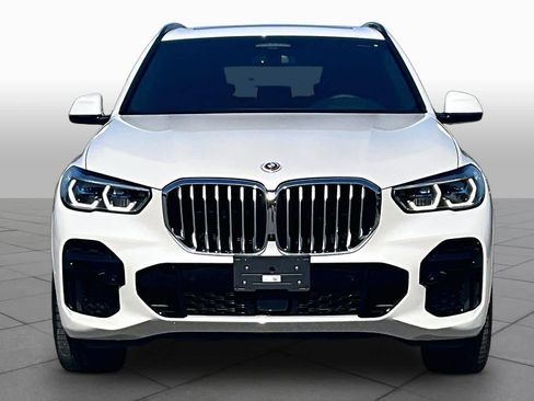 Used 2022 BMW X5 xDrive40i w/ M Sport Package AWD/4WD image 3