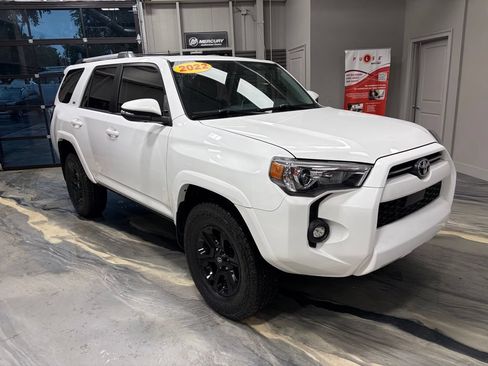 Used 2022 Toyota 4Runner SR5 Premium w/ Moonroof Package AWD/4WD image 1