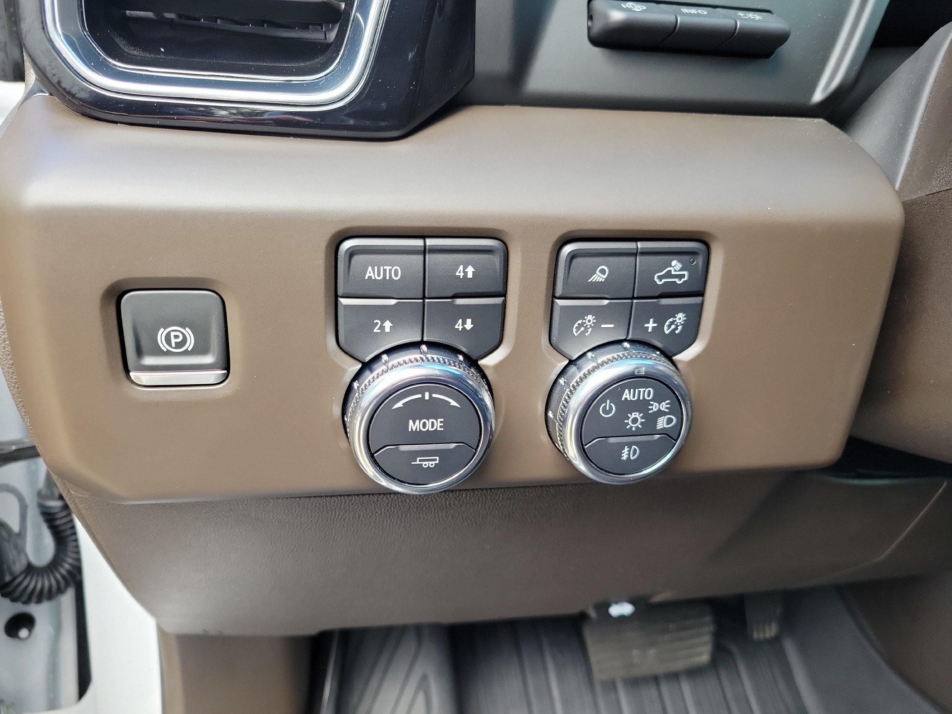 Used 2025 GMC Sierra 1500 Denali w/ Denali Reserve Package AWD/4WD image 27