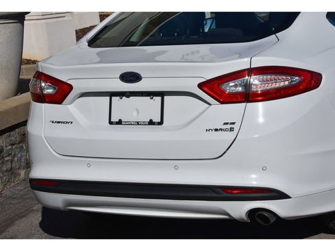 Used 2015 Ford Fusion SE image 26