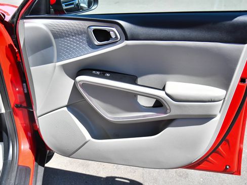 Used 2022 Kia Soul LX w/ Technology Package FWD image 35