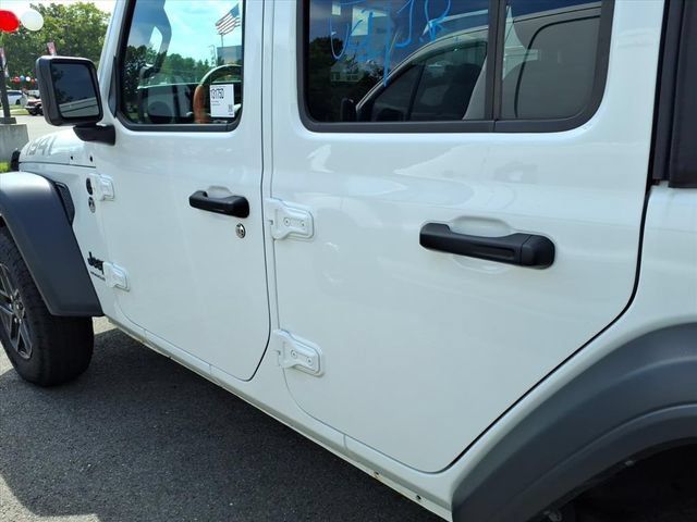 Used 2026 Jeep Wrangler Unlimited Sport AWD/4WD image 9