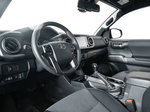 Used 2023 Toyota Tacoma TRD Off-Road image 12