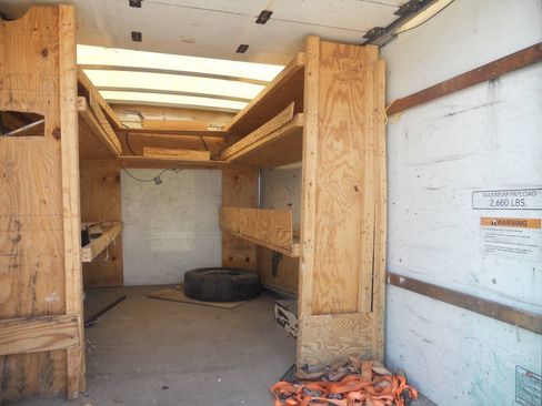 Used 2011 GMC Savana 3500 RWD image 21