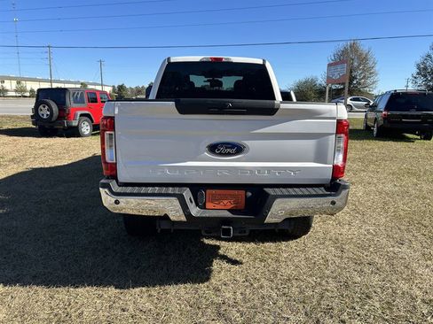 Used 2019 Ford F250 XLT w/ XLT Value Package image 6