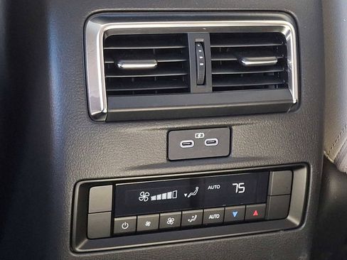 Certified 2025 MAZDA CX-90 3.3 Turbo w/ Preferred Package image 12