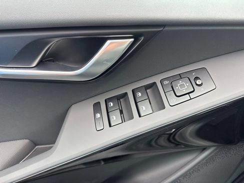 New 2026 Kia Niro EX FWD image 8