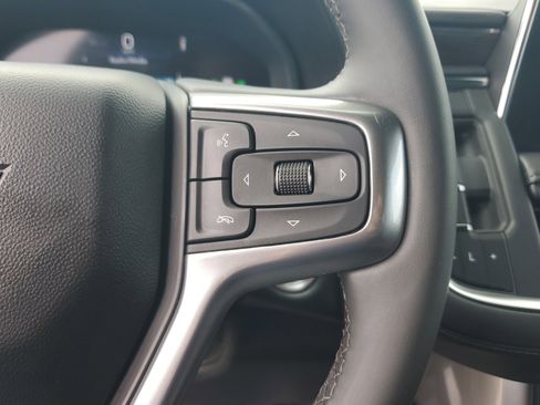 Used 2023 Chevrolet Suburban Z71 w/ Luxury Package image 24