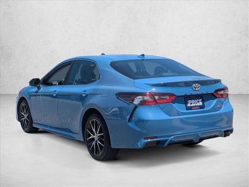 Used 2024 Toyota Camry SE FWD image 8
