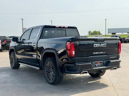 Used 2022 GMC Sierra 1500 Denali Ultimate AWD/4WD image 3