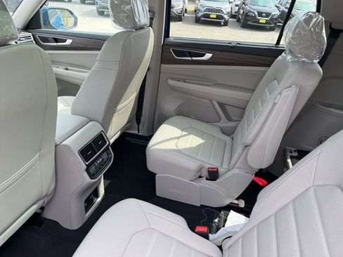 New 2026 Volkswagen Atlas SEL image 13