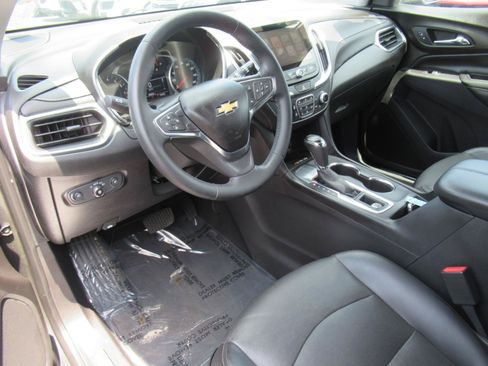 Certified 2018 Chevrolet Equinox Premier FWD image 15