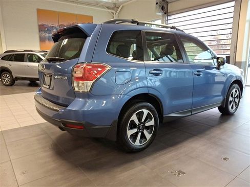 Used 2018 Subaru Forester 2.5i Premium w/ All-Weather Package image 6