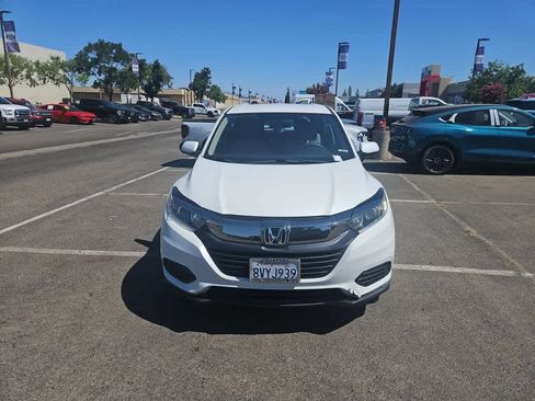 Used 2021 Honda HR-V LX image 2