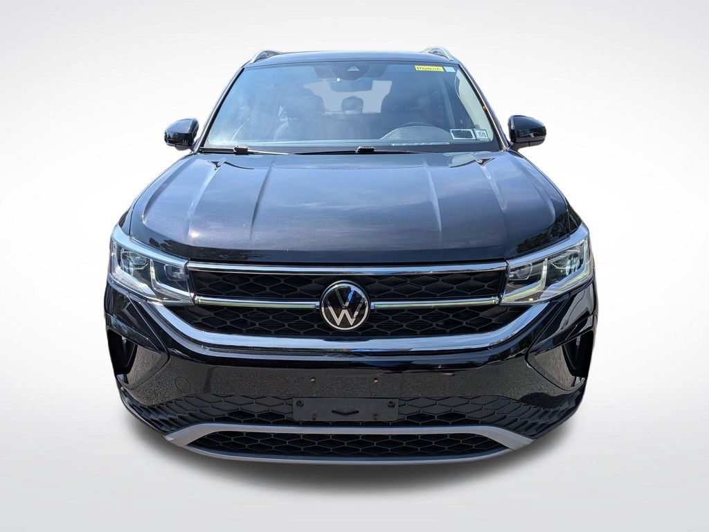 Used 2024 Volkswagen Taos SEL AWD/4WD image 9