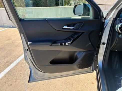 New 2026 Chevrolet Equinox LT AWD/4WD image 10