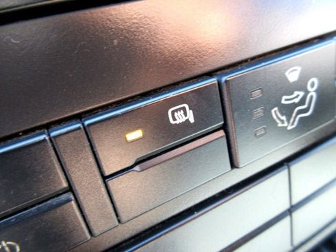 Used 2019 Ford F750 2WD Crew Cab Super Duty image 16