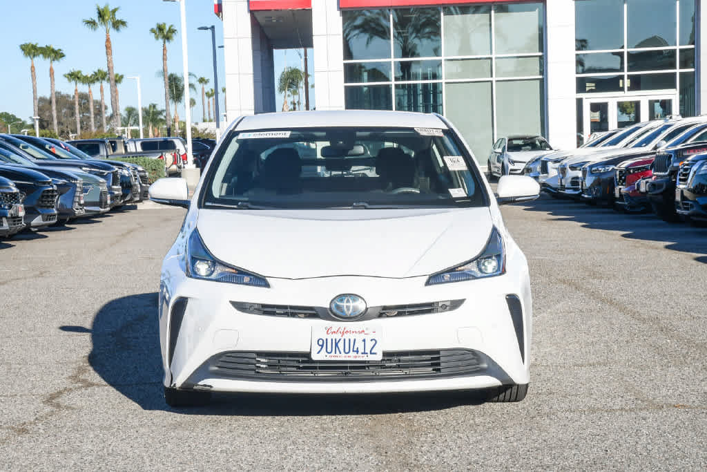 Used 2020 Toyota Prius LE FWD image 2