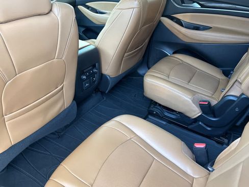 Used 2018 Buick Enclave Essence AWD/4WD image 13