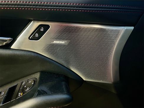 Used 2023 MAZDA MAZDA3 s image 32