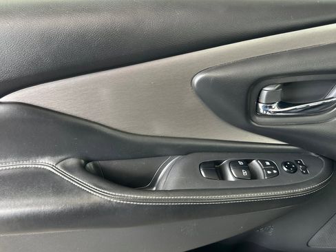 Used 2023 Nissan Murano S image 11