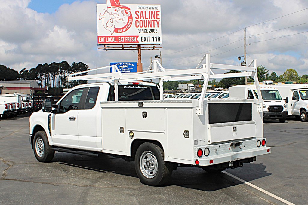 Used 2024 Ford F350 XL w/ XL Chrome Package RWD image 4