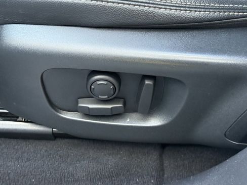 Used 2021 Land Rover Range Rover Velar R-Dynamic S image 16