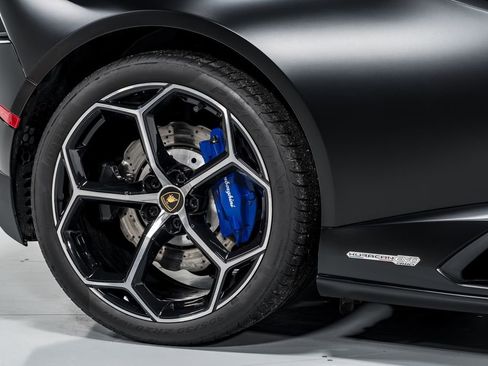 Used 2022 Lamborghini Huracan EVO RWD image 48