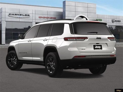 New 2025 Jeep Grand Cherokee L Altitude image 5
