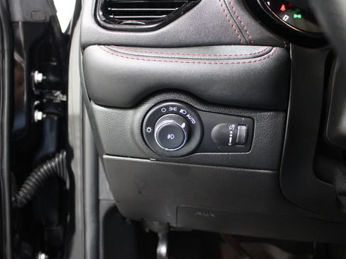 Used 2023 Dodge Durango GT RWD image 9