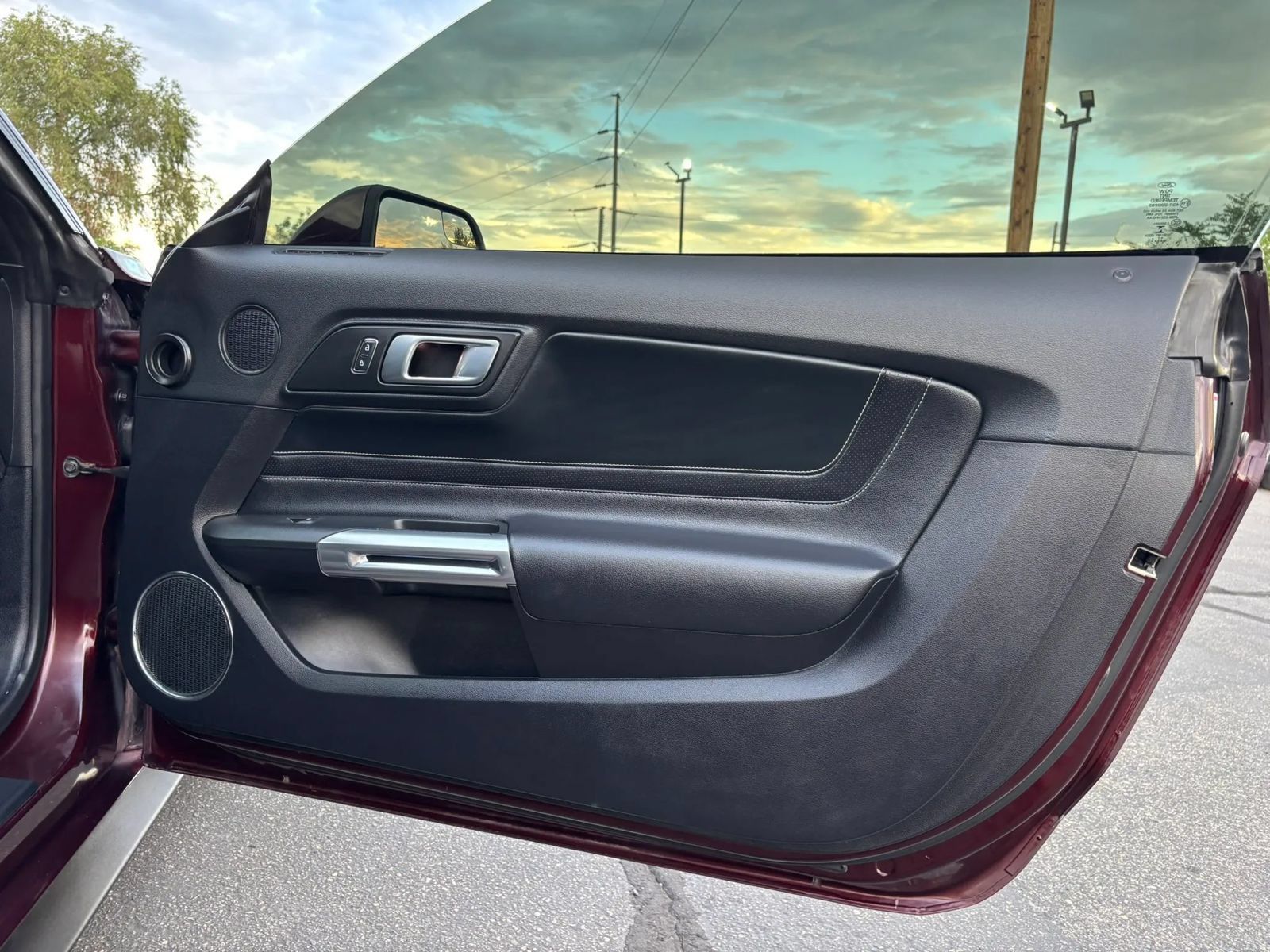 Used 2018 Ford Mustang GT Premium w/ GT Performance Package RWD image 16