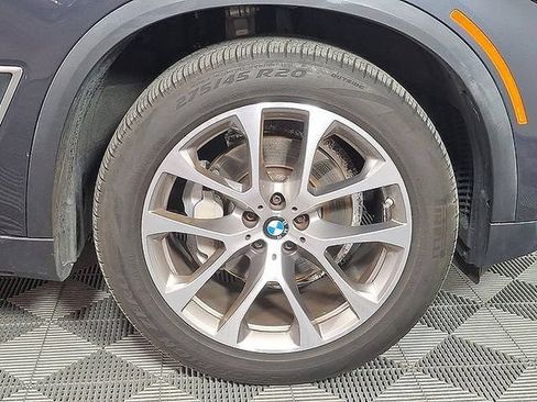 Used 2022 BMW X5 xDrive40i w/ Premium Package AWD/4WD image 12