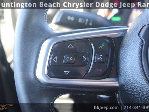 Used 2023 Jeep Wrangler Unlimited Sahara w/ Safety Group image 15