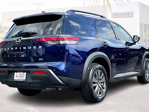Used 2024 Nissan Pathfinder SV image 38