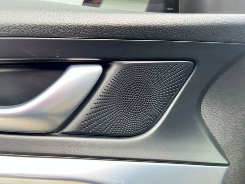 Used 2023 Genesis G70 2.0T image 19