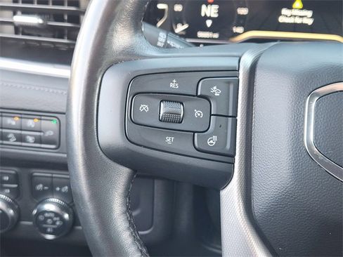 Used 2022 GMC Yukon XL Denali image 28