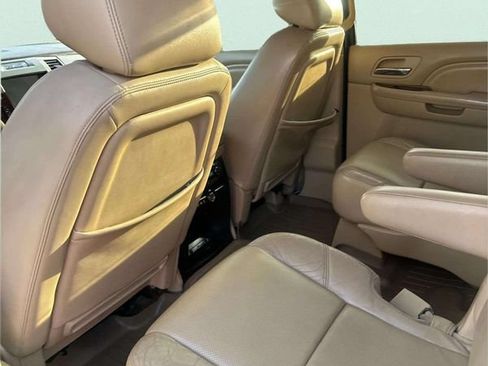 Used 2013 Cadillac Escalade ESV Premium AWD/4WD image 9