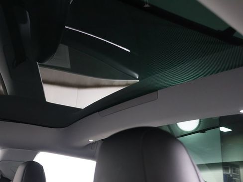 Used 2024 Tesla Model 3 Long Range RWD image 23