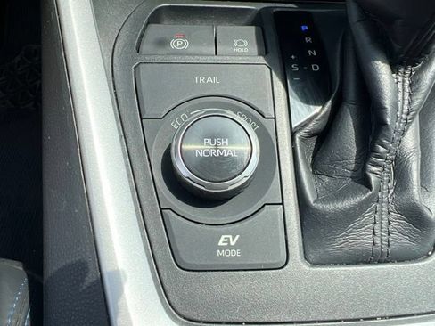 Used 2020 Toyota RAV4 XSE AWD/4WD image 26