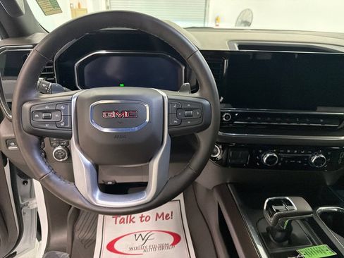 Used 2026 GMC Sierra 1500 SLT w/ SLT Premium Plus Package AWD/4WD image 15