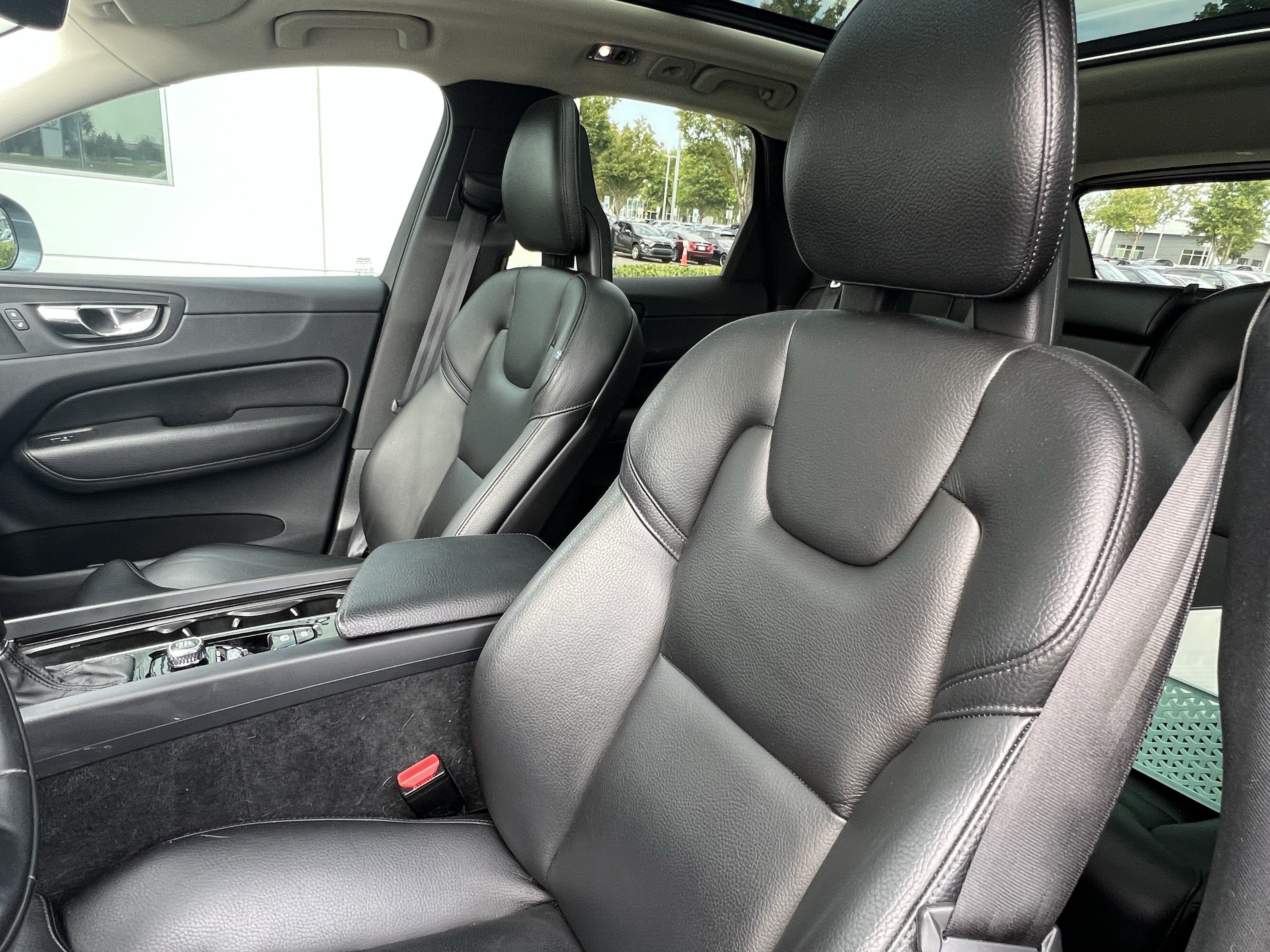 Used 2018 Volvo XC60 T5 Inscription w/ Convenience Package AWD/4WD image 16