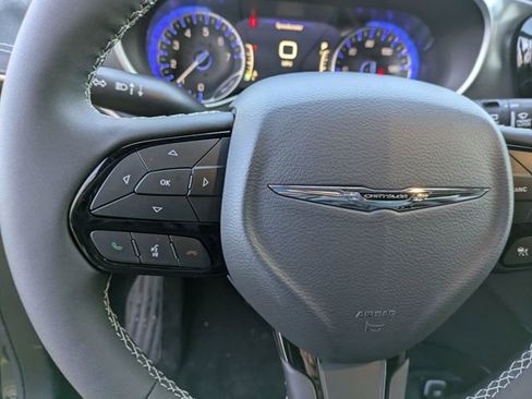 New 2026 Chrysler Pacifica Select FWD image 15