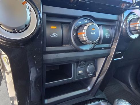 Used 2023 Toyota 4Runner TRD Off-Road Premium w/ Moonroof Package AWD/4WD image 30