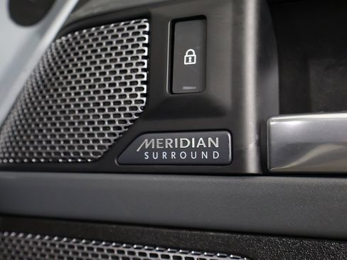 Used 2020 Land Rover Defender 110 X image 65