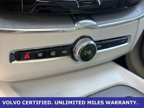 Certified 2023 Volvo XC60 B5 Plus w/ Climate Package image 21